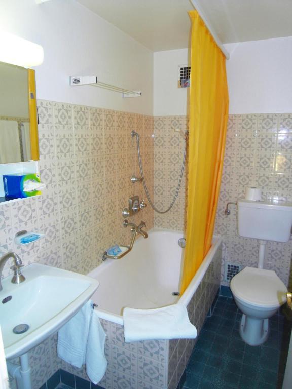 Hotel Les Vieux Toits Neuchâtel Cameră foto
